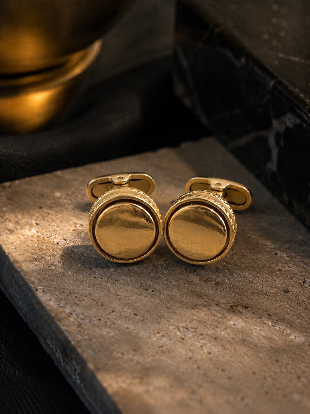Round Gold Centre Cufflinks