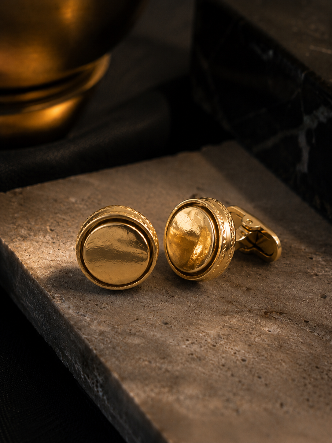 Round Gold Centre Cufflinks
